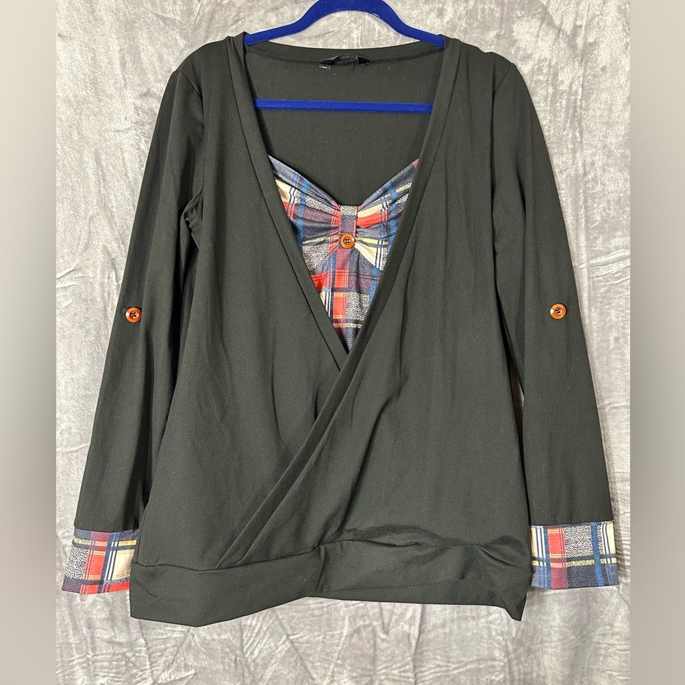 NWOT Women’s ChicMe Layered Long Sleeve Blouse Black & Red Plaid Size Large